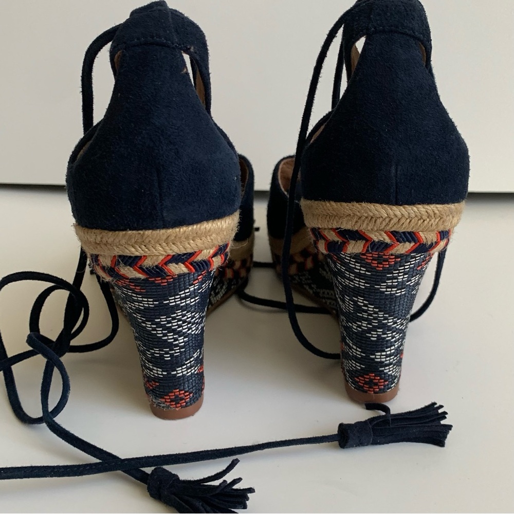 CAbi Isla Wedge Sandals Size 9M Navy Blue Ikat Suede Ankle Tie Tassels - Picture 4 of 11